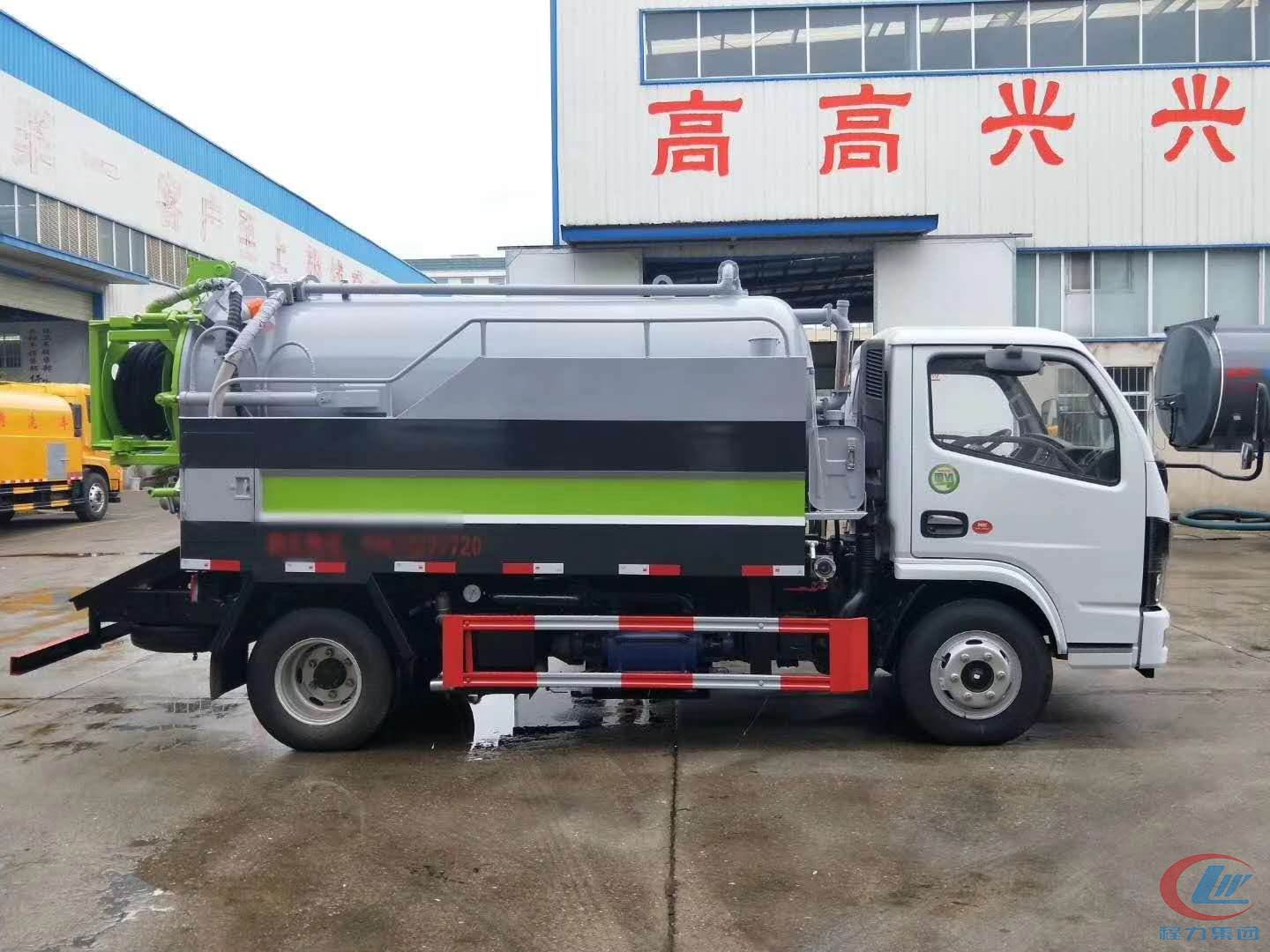 吸污车