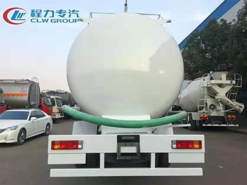 春风天锦粉粒物料车